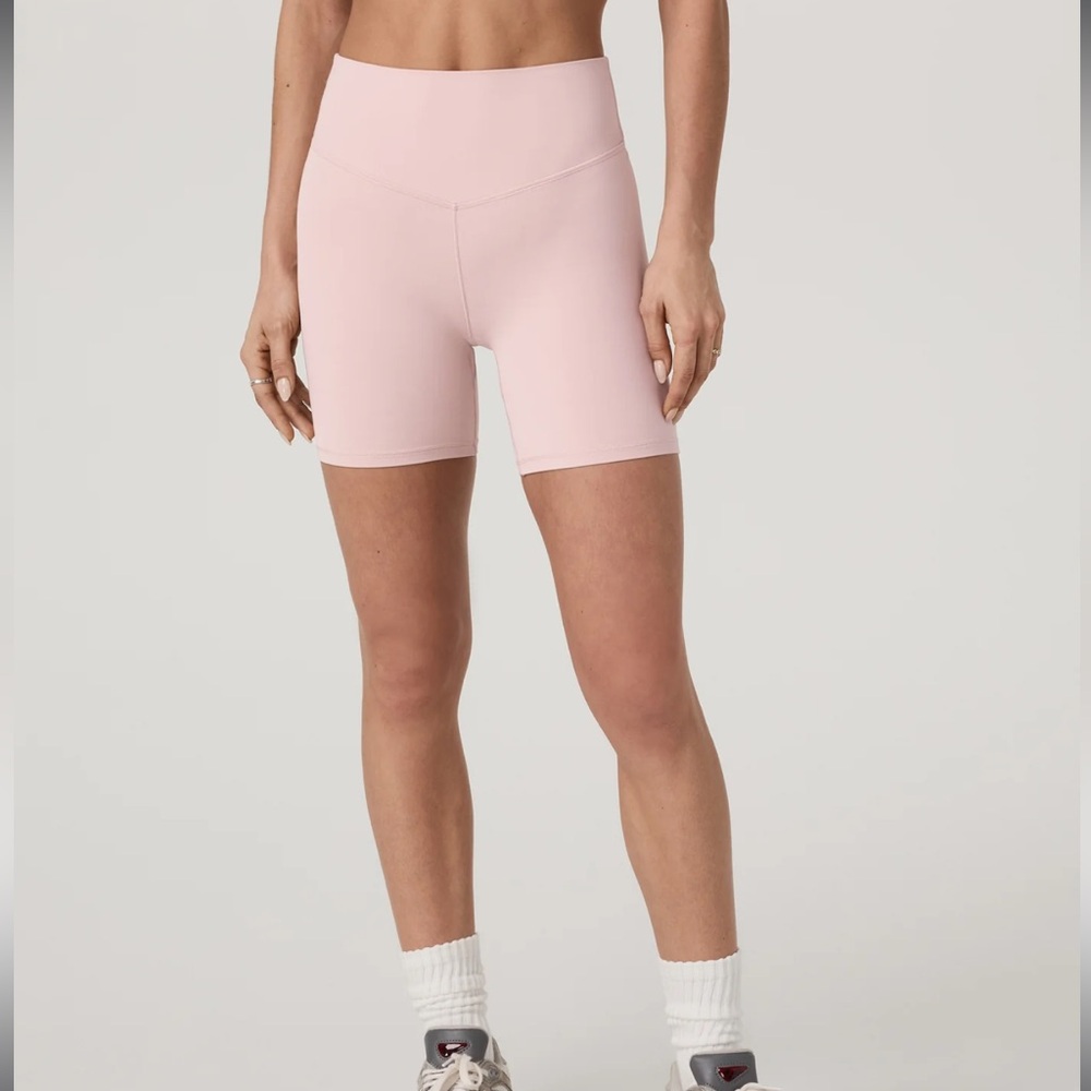Vuori Women's Bike Shorts in Light Pink - Picture 6 of 9